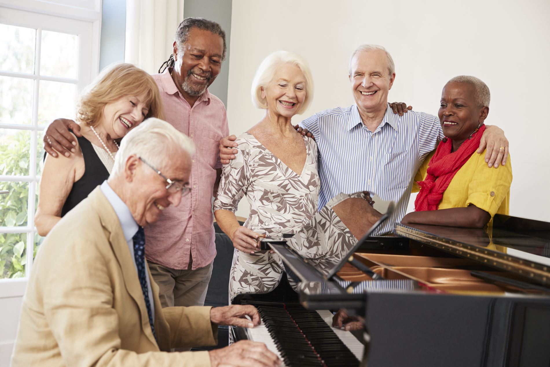 4 tips for building friendships at your new retirement home